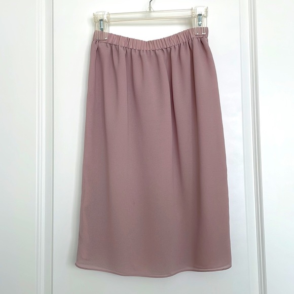 Patra 2-piece dress in dusky mauve with beaded collar - Picture 5 of 6